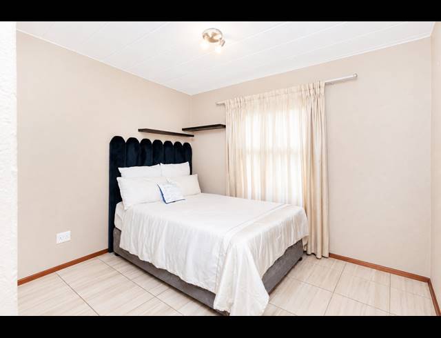 2 BEDROOM APARTMENT FOR SALE IN GLENVISTA
